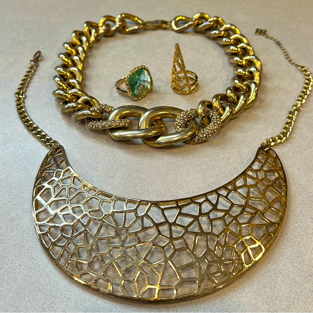 4pc BCBG chunky gold jewelry bundle
